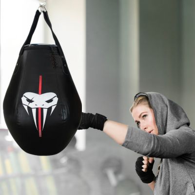 sac-de-boxe-le-meilleur-pour-agilite-et-vitesse-entrainement-a-domicile-femme-avec-gants-MMA-noir-frappe-sac-suspendu
