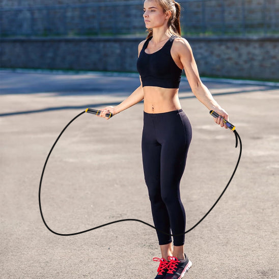 corde a sauter calorie avec compteur femme saute exterieur