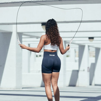 corde a sauter maigrir femme entrainement exterieur 